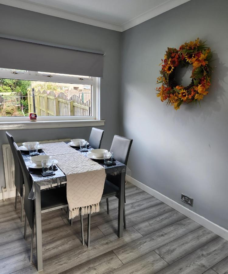 Stunning 3 Bedroom Fmhomes & Apartments Uddingston Bagian luar foto